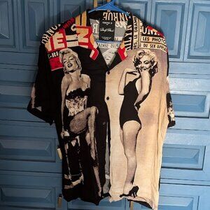 A3 FOREVER 21 Marilyn Monroe Button Down Top